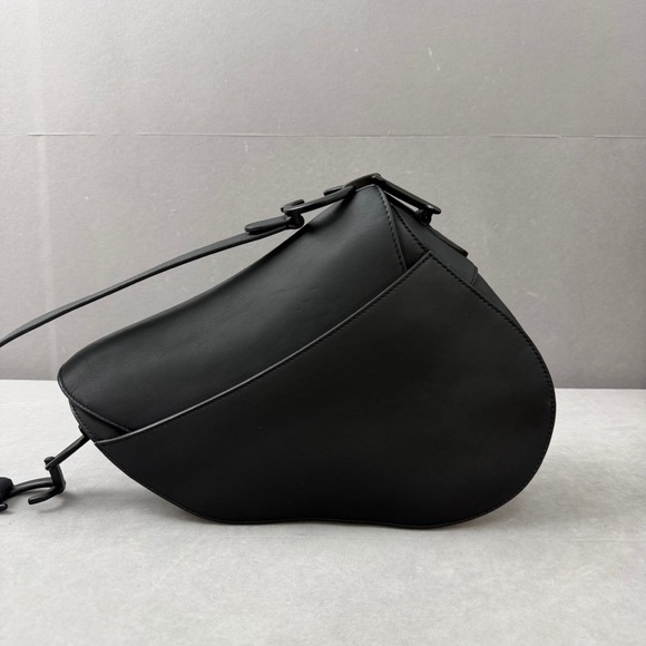 ❌sold❌Authentic Dior Black Shoulder Bag - Picture 5 of 8